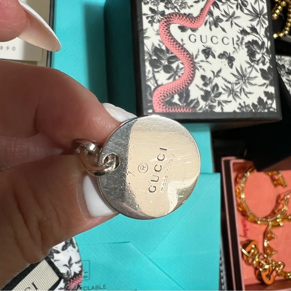 GUCCI ICON GUCCI LOGO SILVER ROUND TRADEMARK CHARM BRACELET 18 - Picture 5 of 7